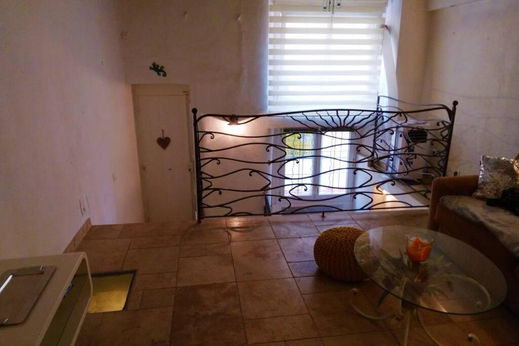 Appartement De Charme Au Coeur Du Vieil Antibes Bagian luar foto