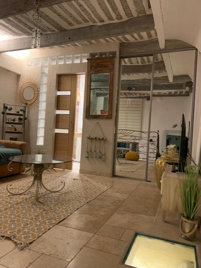 Appartement De Charme Au Coeur Du Vieil Antibes Bagian luar foto