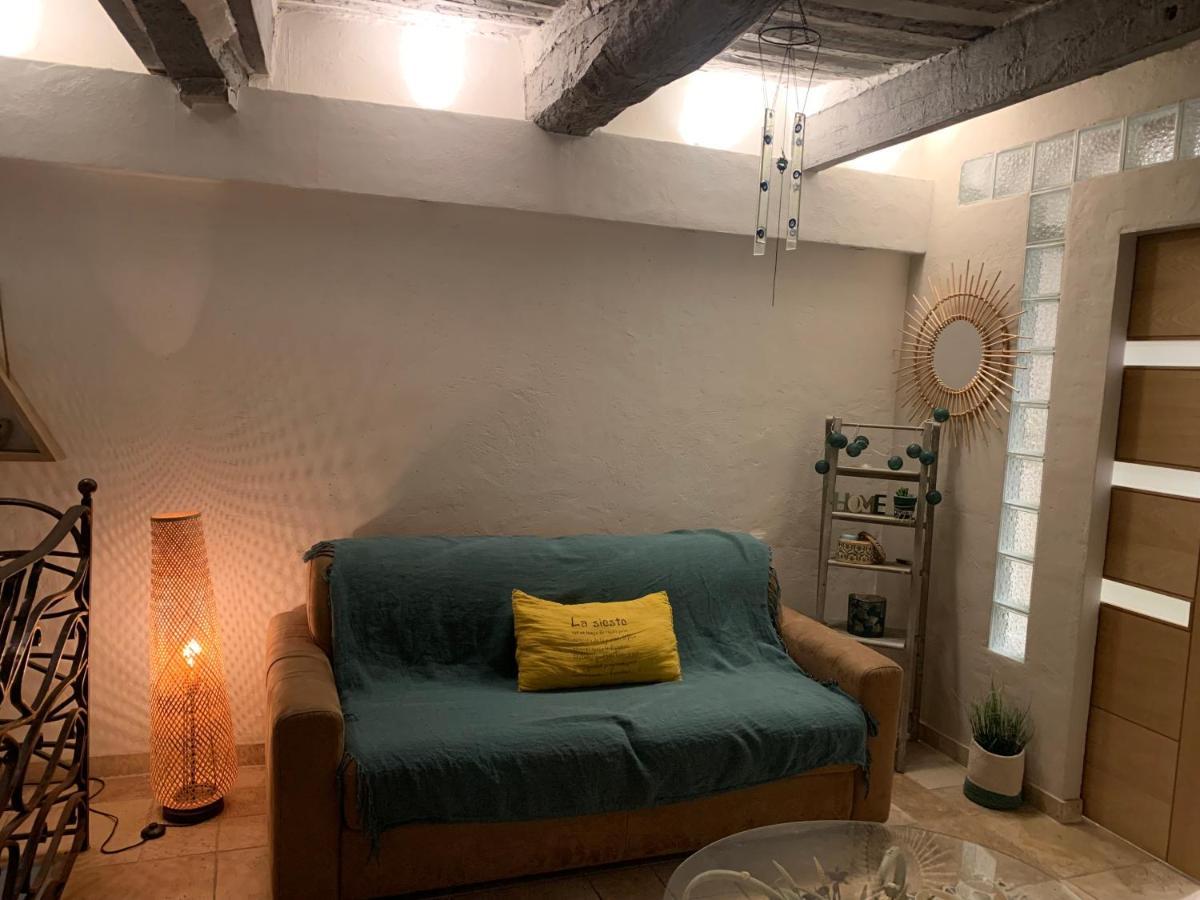 Appartement De Charme Au Coeur Du Vieil Antibes Bagian luar foto